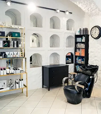 OLED OODATUD MEIE ERILISE AURAGA SALONGI